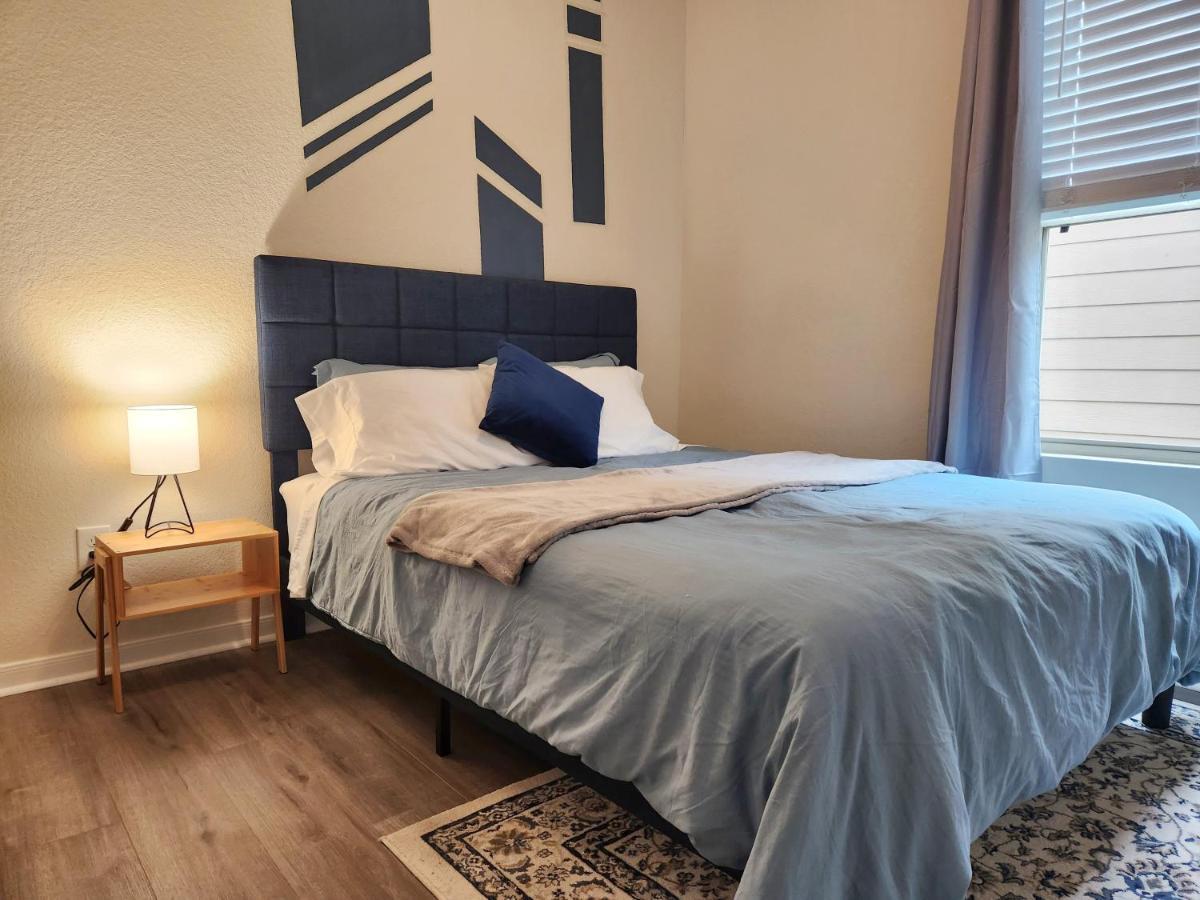 4 Bedroom Home Near Downtown Med Center Nrg Stadium Pearland Skyview Long By Ion Rentals Хьюстон Экстерьер фото