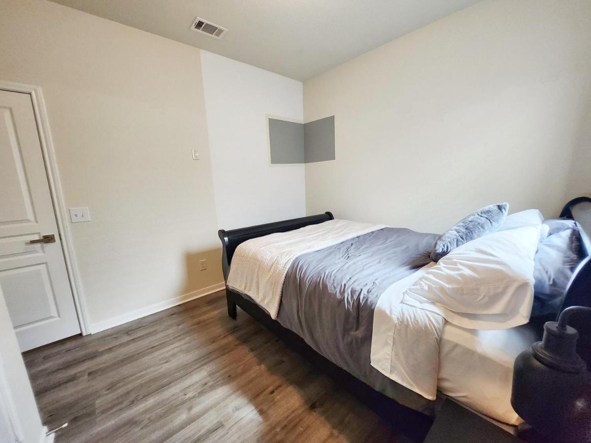 4 Bedroom Home Near Downtown Med Center Nrg Stadium Pearland Skyview Long By Ion Rentals Хьюстон Экстерьер фото