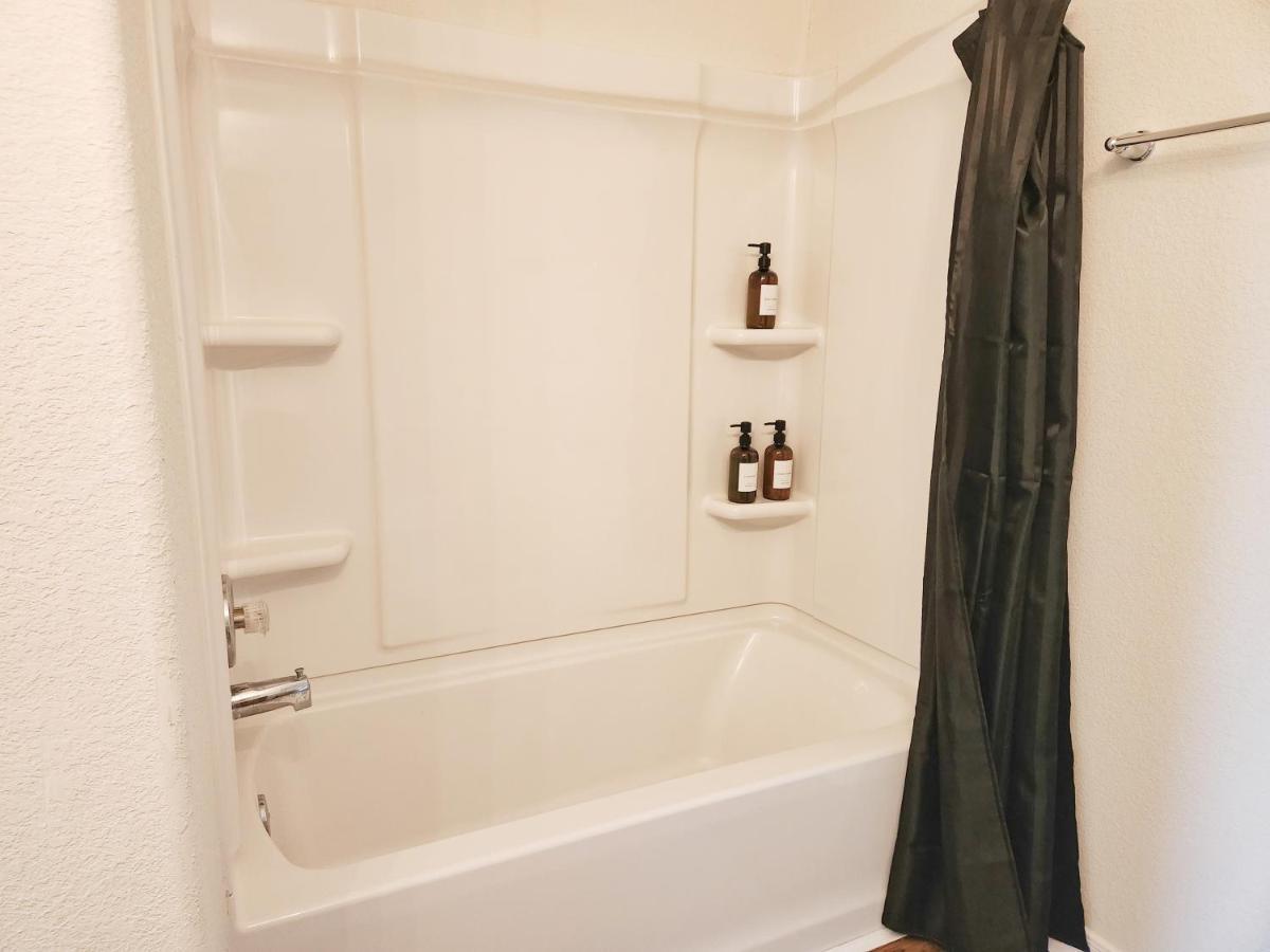 4 Bedroom Home Near Downtown Med Center Nrg Stadium Pearland Skyview Long By Ion Rentals Хьюстон Экстерьер фото